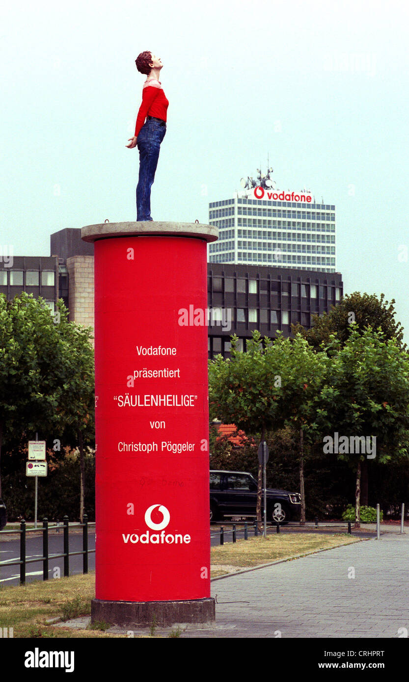 Düsseldorf, Allemagne, Litfasssaeulenwerbung Vodafone Banque D'Images