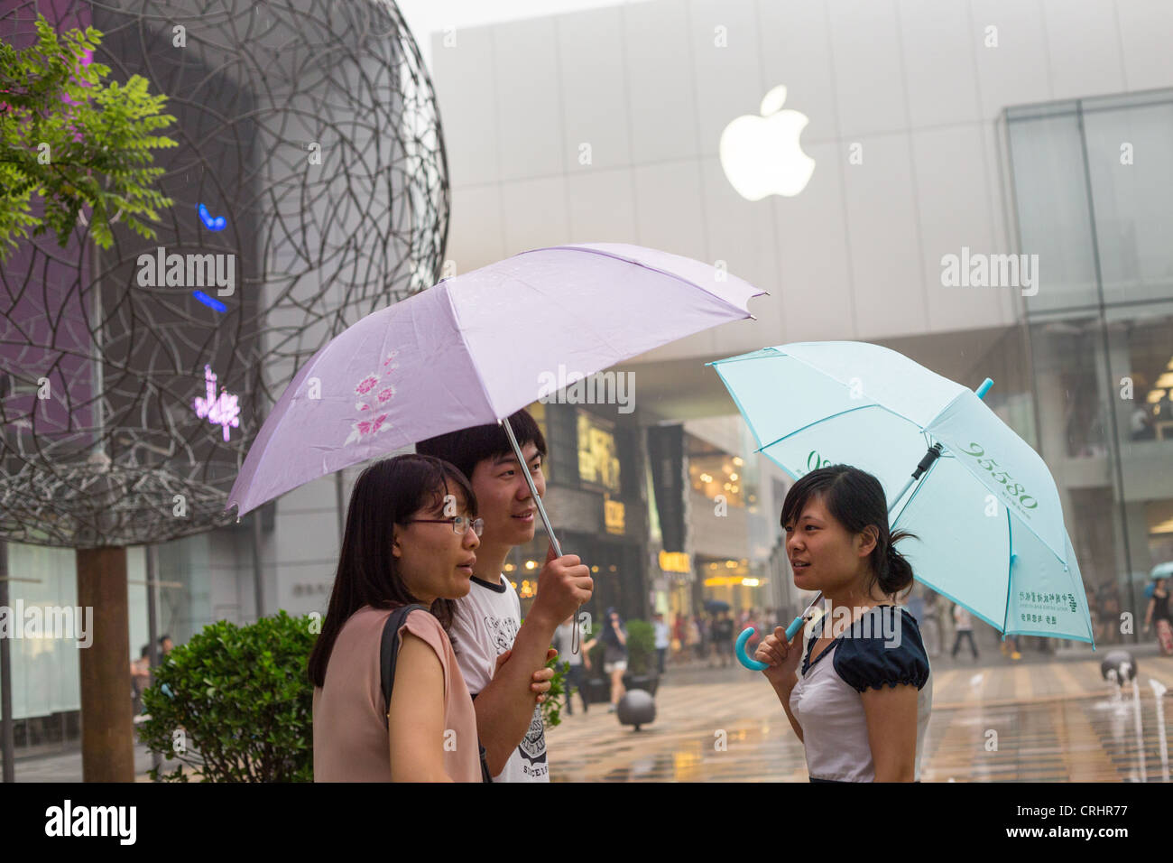 Dans le quartier branché et chic quartier commerçant de Sanlitun, à Pékin, en Chine. Banque D'Images