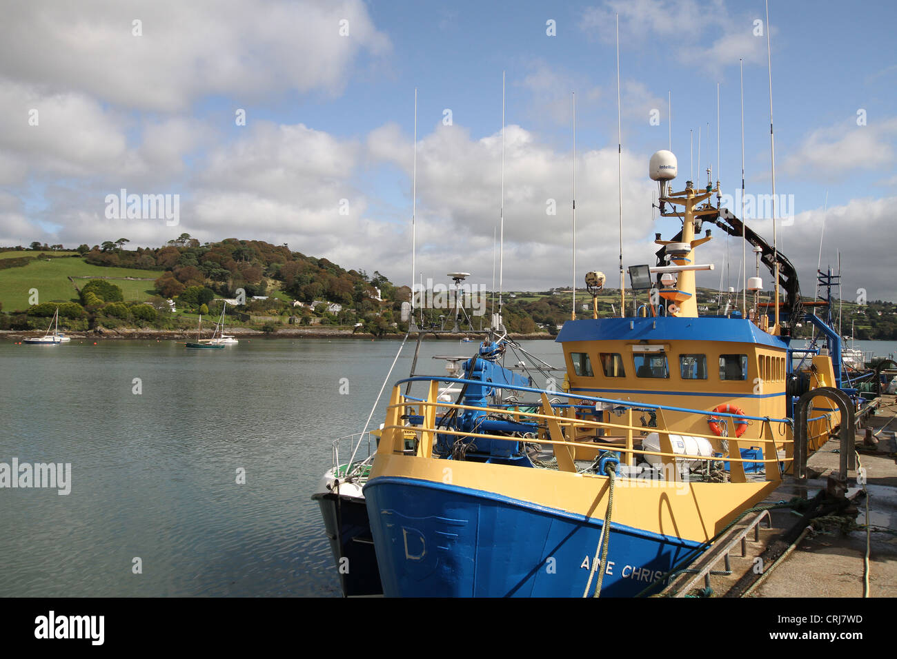 Bateaux de pêche dans le comté de Cork Harbour Union Hall Banque D'Images