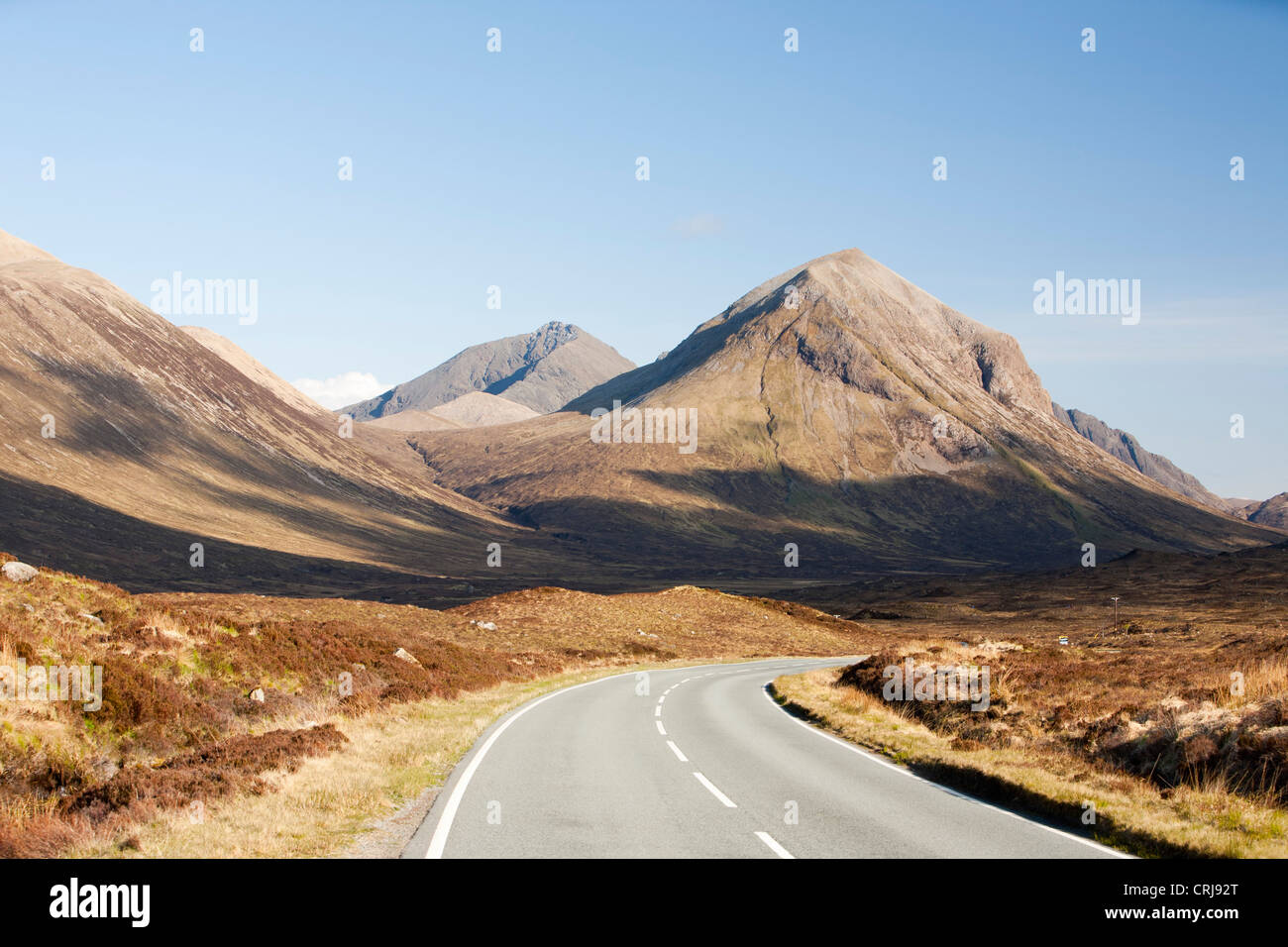 Les montagnes Cuillin et Glamaig sur la route de Sligachan, Isle of Skye, Scotland, UK. Banque D'Images