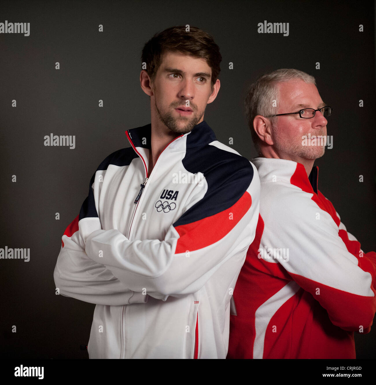 Le nageur américain Michael Phelps, gauche, avec son entraîneur Bob Bowman au Sommet des médias Team USA à Dallas, Texas Banque D'Images