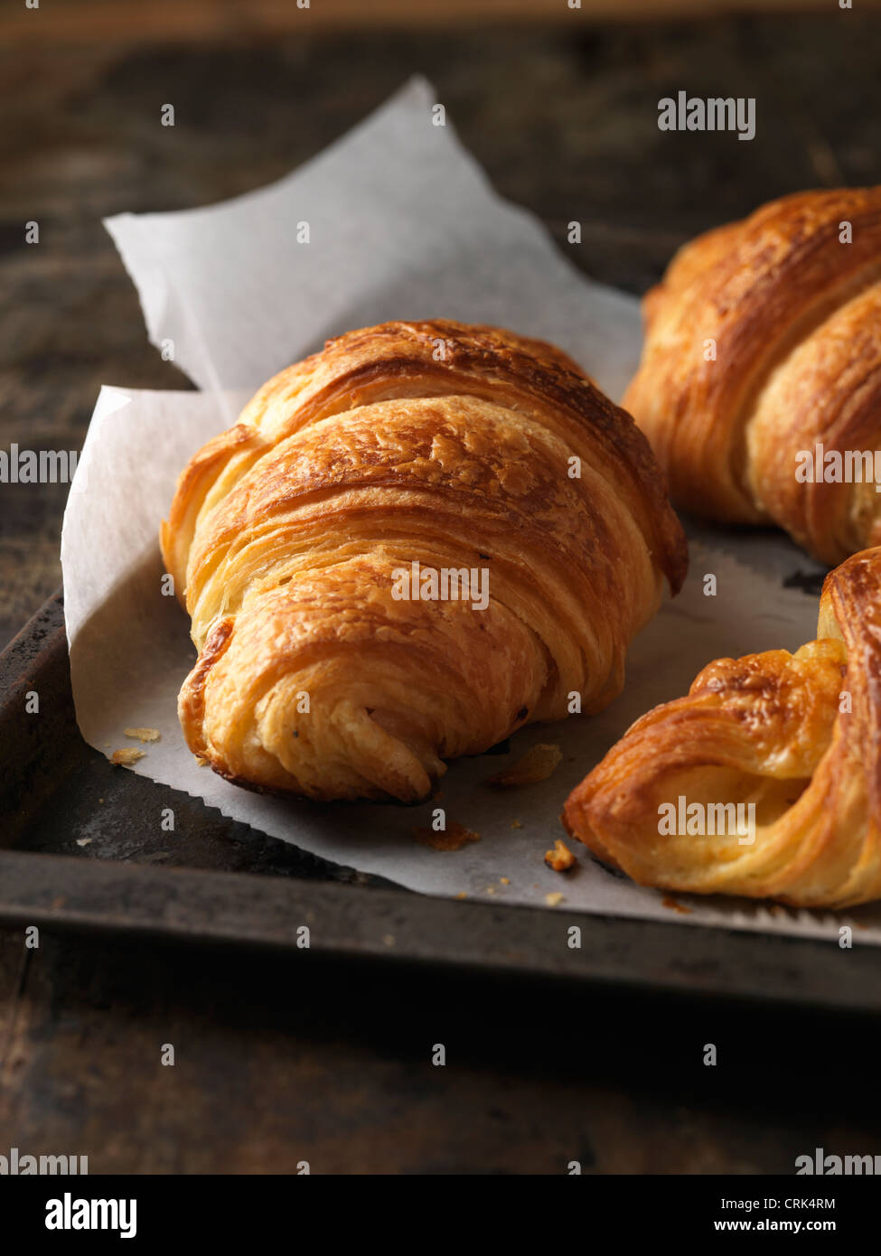 Close up of croissants sur le bac Banque D'Images