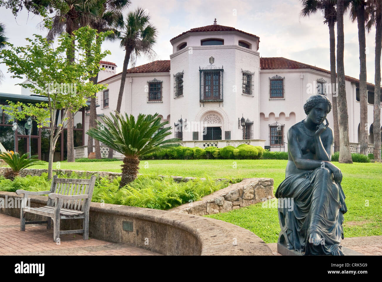 19e siècle sculpture jardin fer exprimés par J.J. Ducel et fils à Paris, en face de McNay Art Museum à San Antonio, Texas, USA Banque D'Images