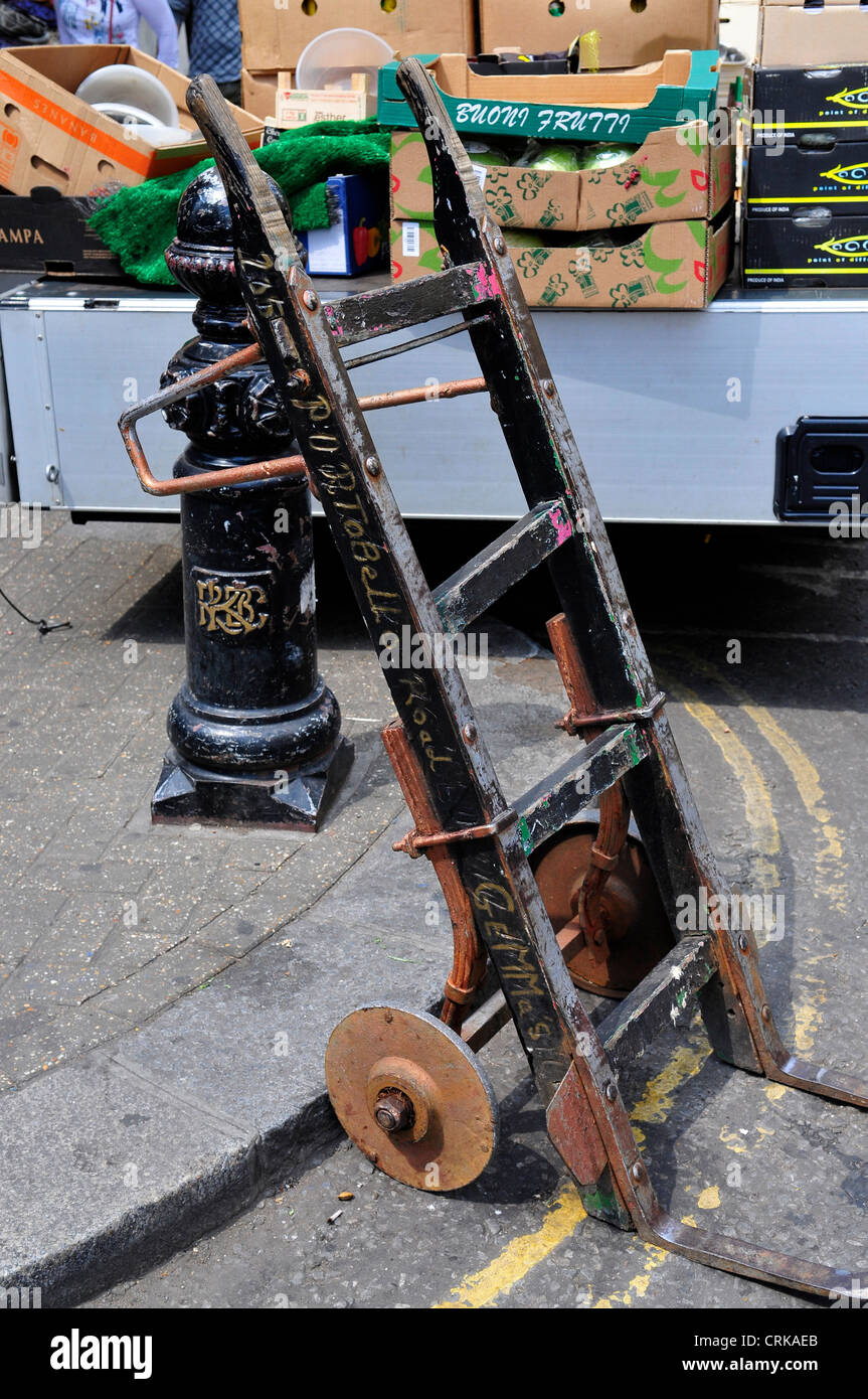 Chariot à plateau de légumes, Portobello Road, Notting Hill, Londres Banque D'Images