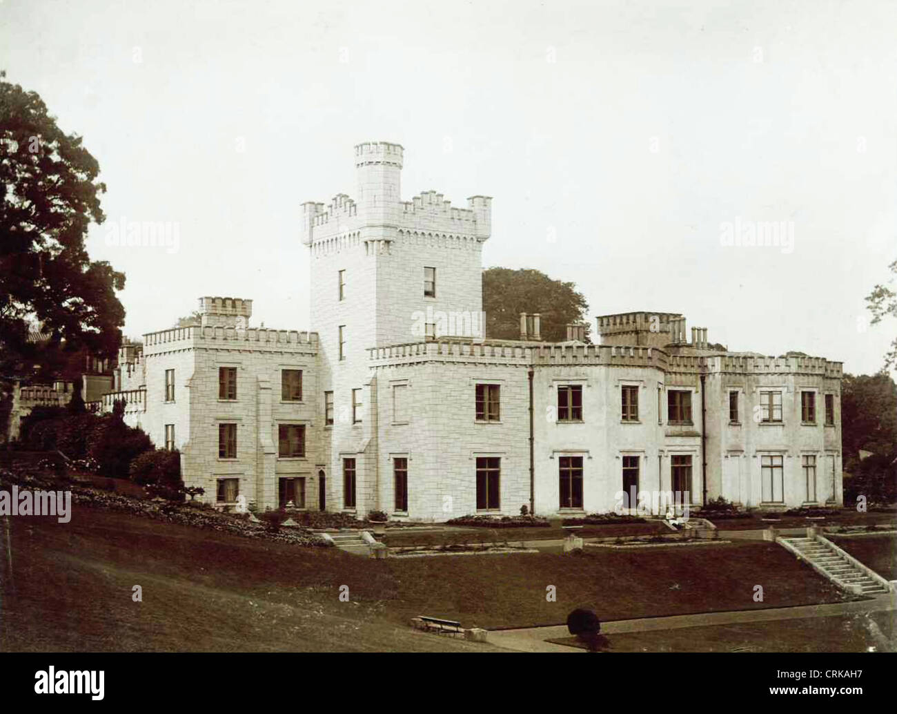 Anglais blanc énorme château fortifié Mansion Banque D'Images