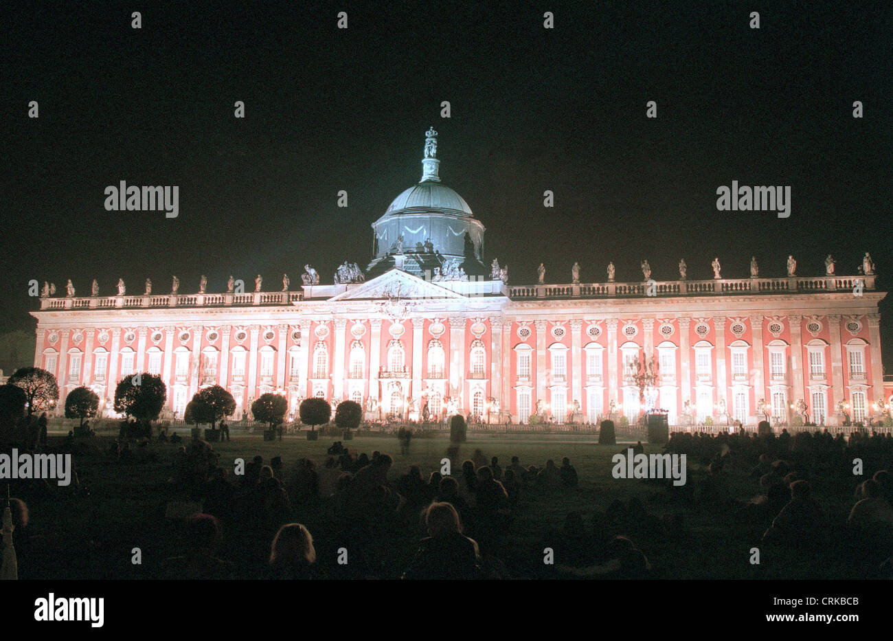 Le nouveau palais feslich Schloessernacht illuminés pour Banque D'Images