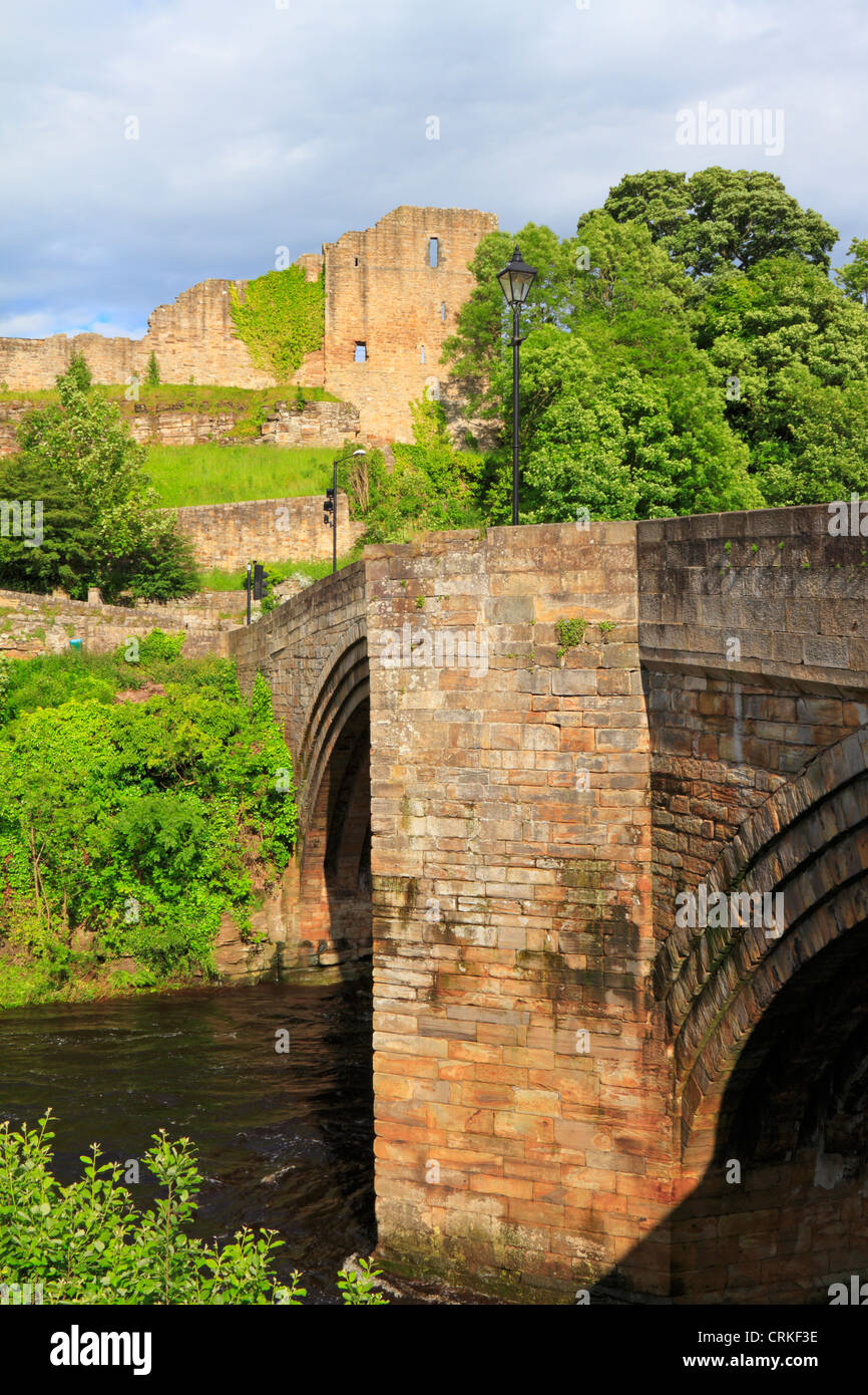 Barnard Castle et le comté de pont sur la Rivière Tees, Teesdale, County Durham, England, UK. Banque D'Images