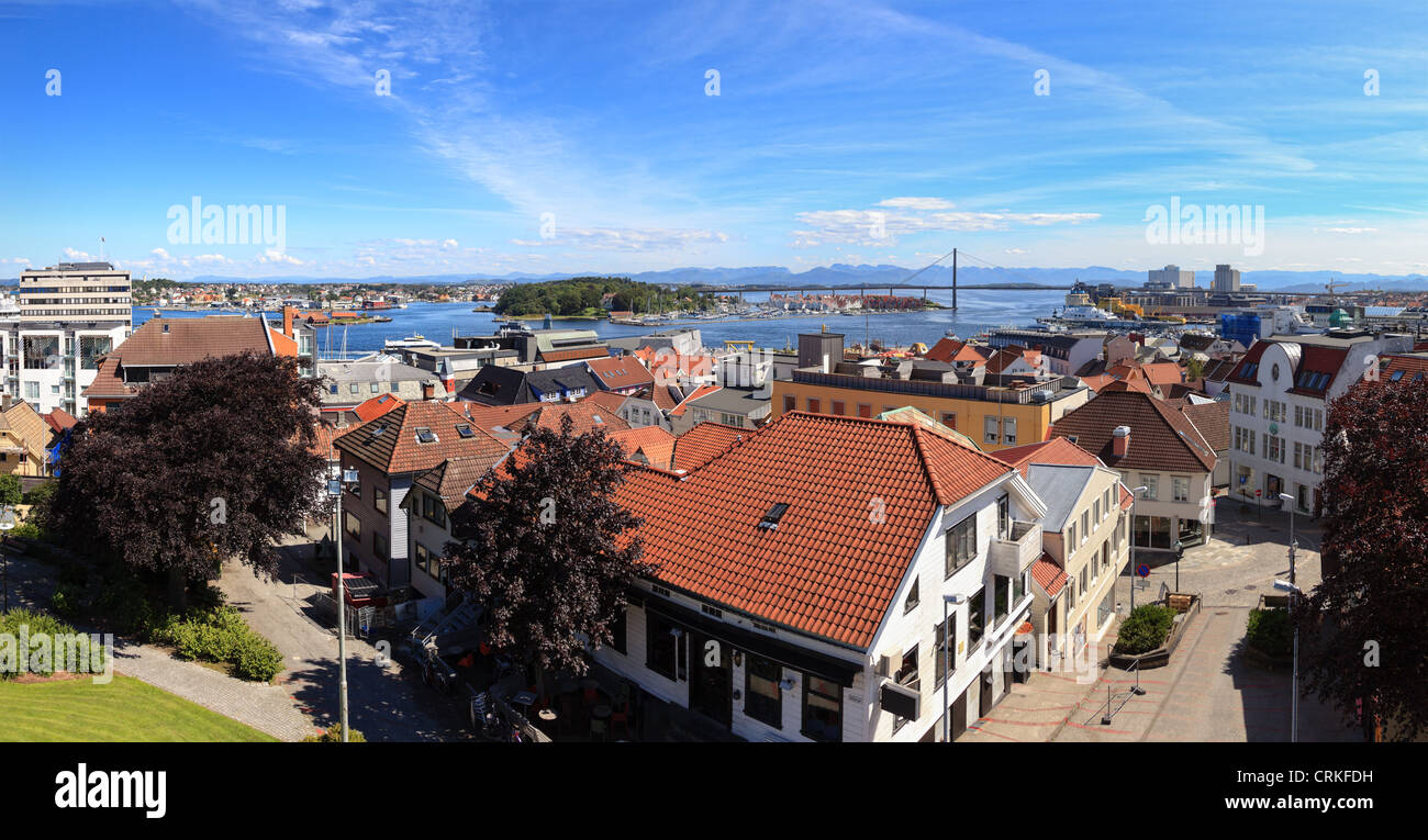 Les toits de la ville de Stavanger comme vu de la tour de la défense, de la Norvège. Banque D'Images
