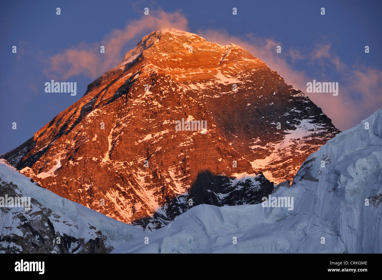 Sommet de l'Everest spectaculaire coucher du Soleil, montrant la Face Sud Ouest Banque D'Images