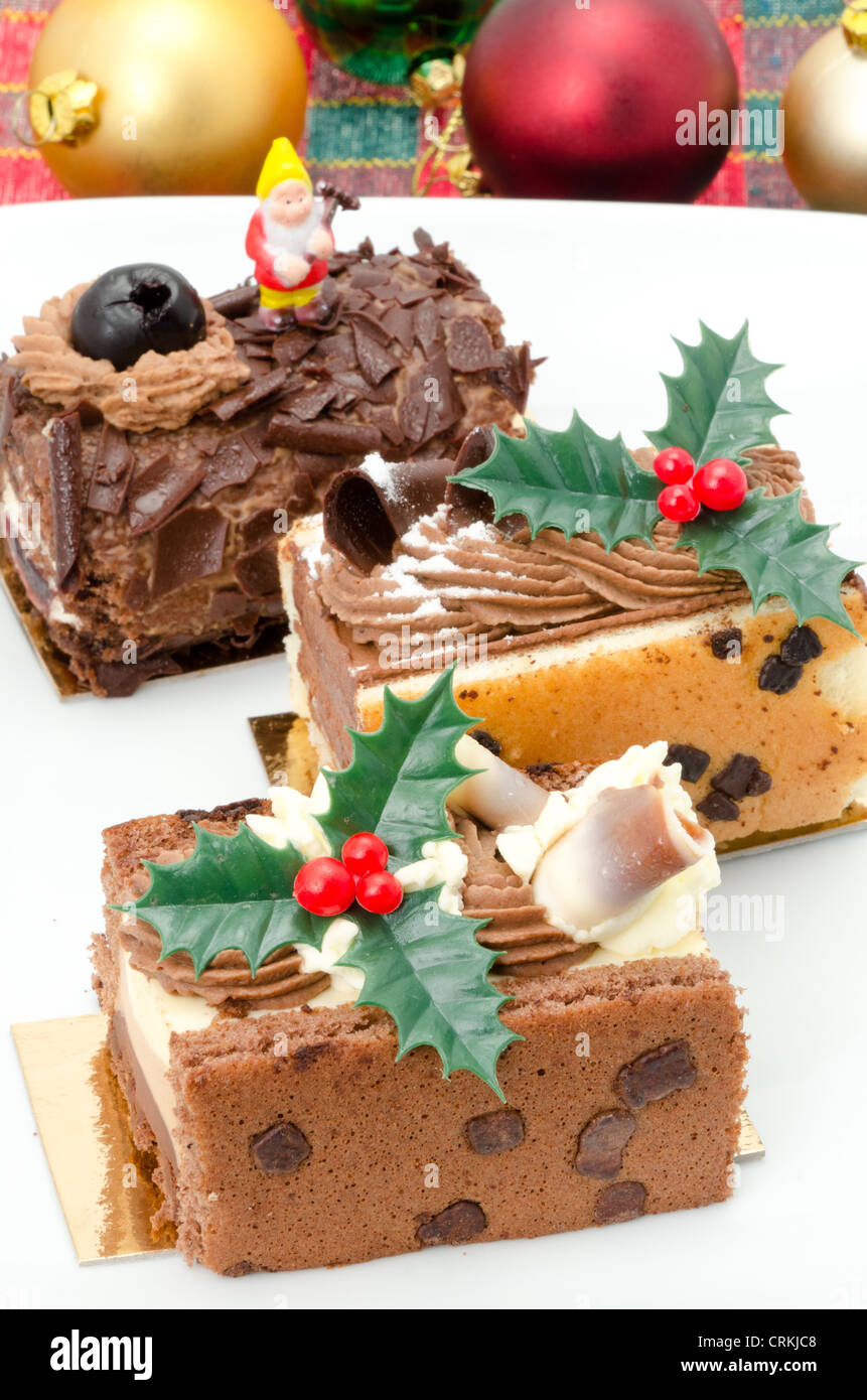 La Buchette De Noel Trois Varietes Differentes La Buche De Noel Classique Francais Est Le Gateau De Noel En Forme De Buche De Photo Stock Alamy La Buchette De Noel Trois Varietes Differentes La Buche De Noel Classique Francais Est Le Gateau De Noel En Forme De Buche De Photo Stock Alamy