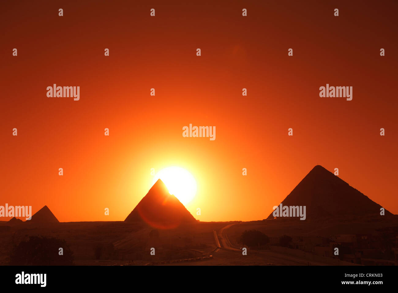 Pyramides au coucher du soleil, Giza, Egypte Banque D'Images
