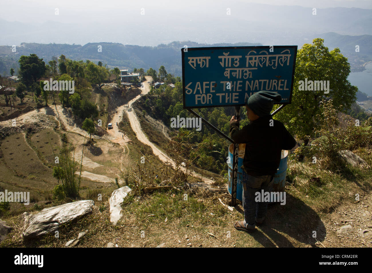 La ville de Pokhara la vie quotidienne des jeunes enfants Photo contraste histoire Asie Népal Pokhara 5 avril 2011 CTK Photo/David Banque D'Images