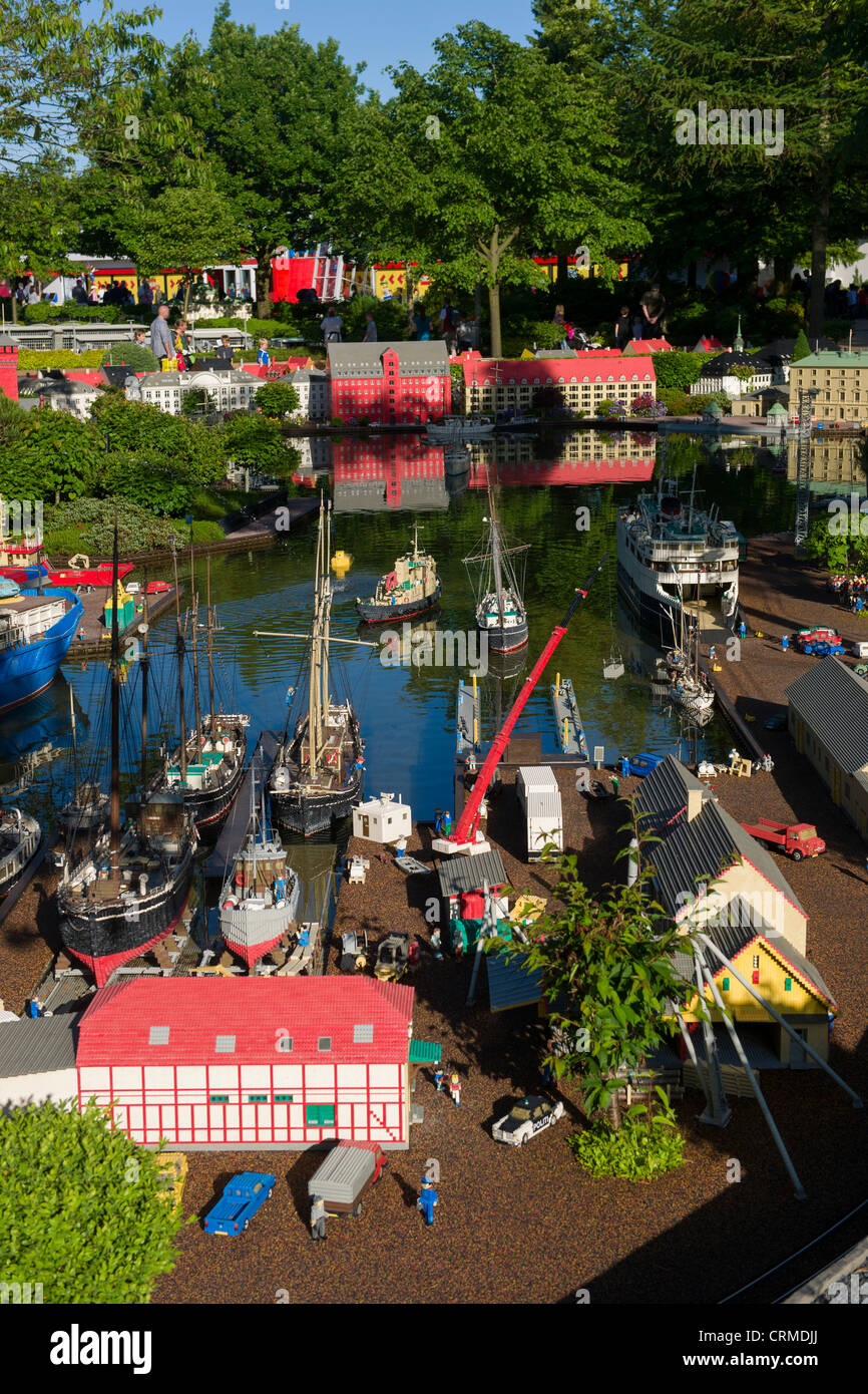 Lego flottantes navires dans le port de Miniland, Legoland, BILLUND, Danemark Banque D'Images