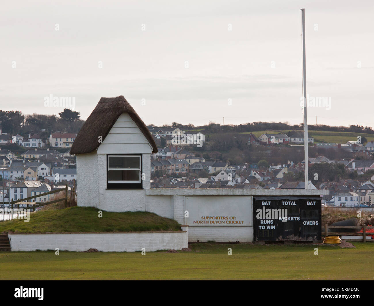 La cabane des marqueurs uniques au cricket ground à Instow dans le Nord du Devon sur les rives de la rivière Torridge UK Banque D'Images
