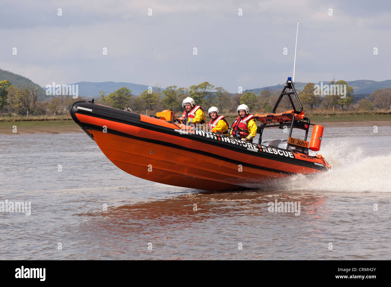 Bateau gonflable rigide de sauvetage côtier lifeboat Nith indépendants pratiquant seulement des Glencaple dans l'estuaire de la rivière Nith, UK Banque D'Images