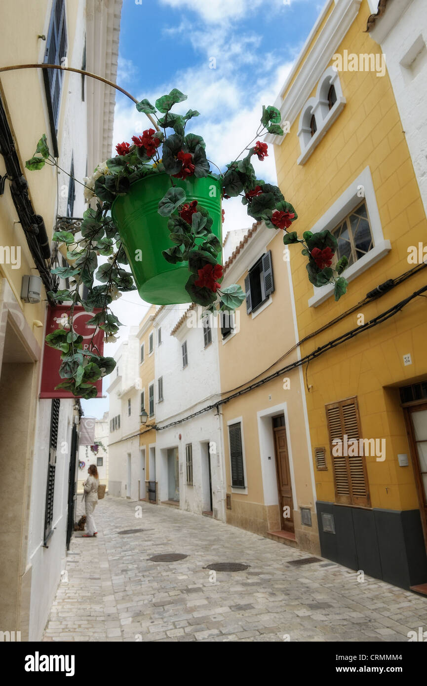 Rue étroite à Ciutadella menorca Baléares Espagne retouchées numériquement Banque D'Images