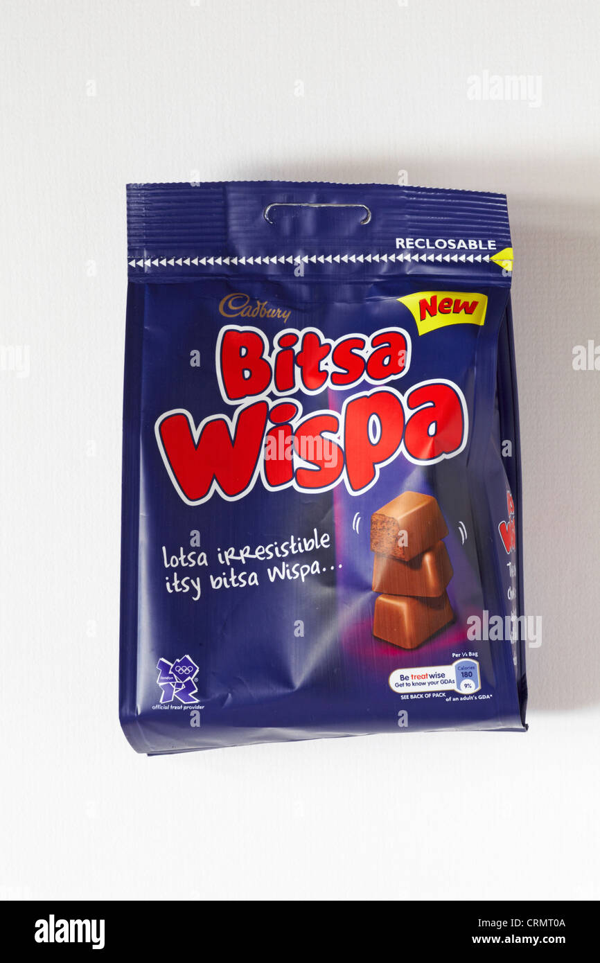 Le Bitsa Cadbury Sachet de Wispa lotsa itsy irrésistible le bitsa wispa isolé sur fond blanc Banque D'Images