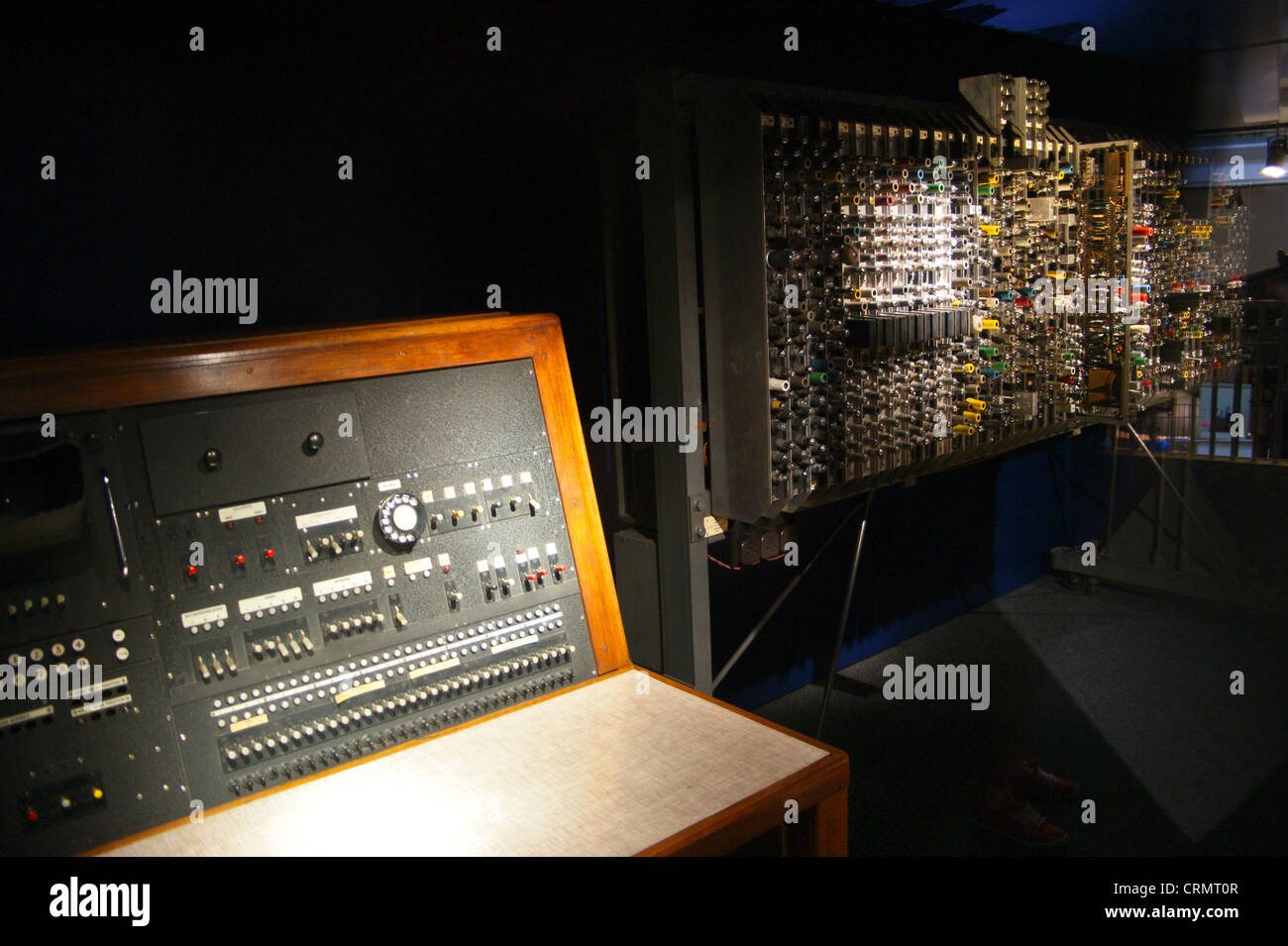 Console d'entrée de l'ordinateur pilote Ace (1950) conçu par Alan Turing, le Science Museum, Exhibition Road, London, England Banque D'Images