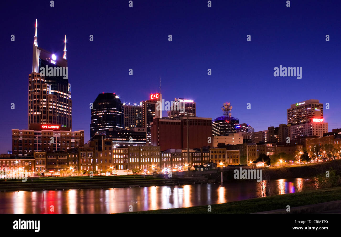Skyline de Nashville, Tennessee prises à partir de la rive est de la rivière Cumberland Banque D'Images
