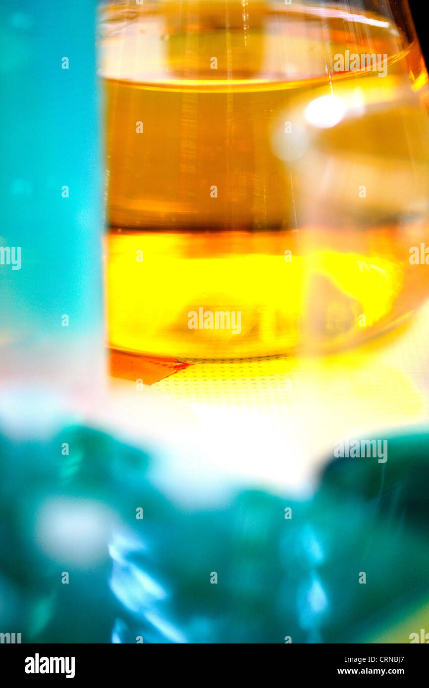 Une vie encore impressionniste montrant le matériel de laboratoire. Banque D'Images