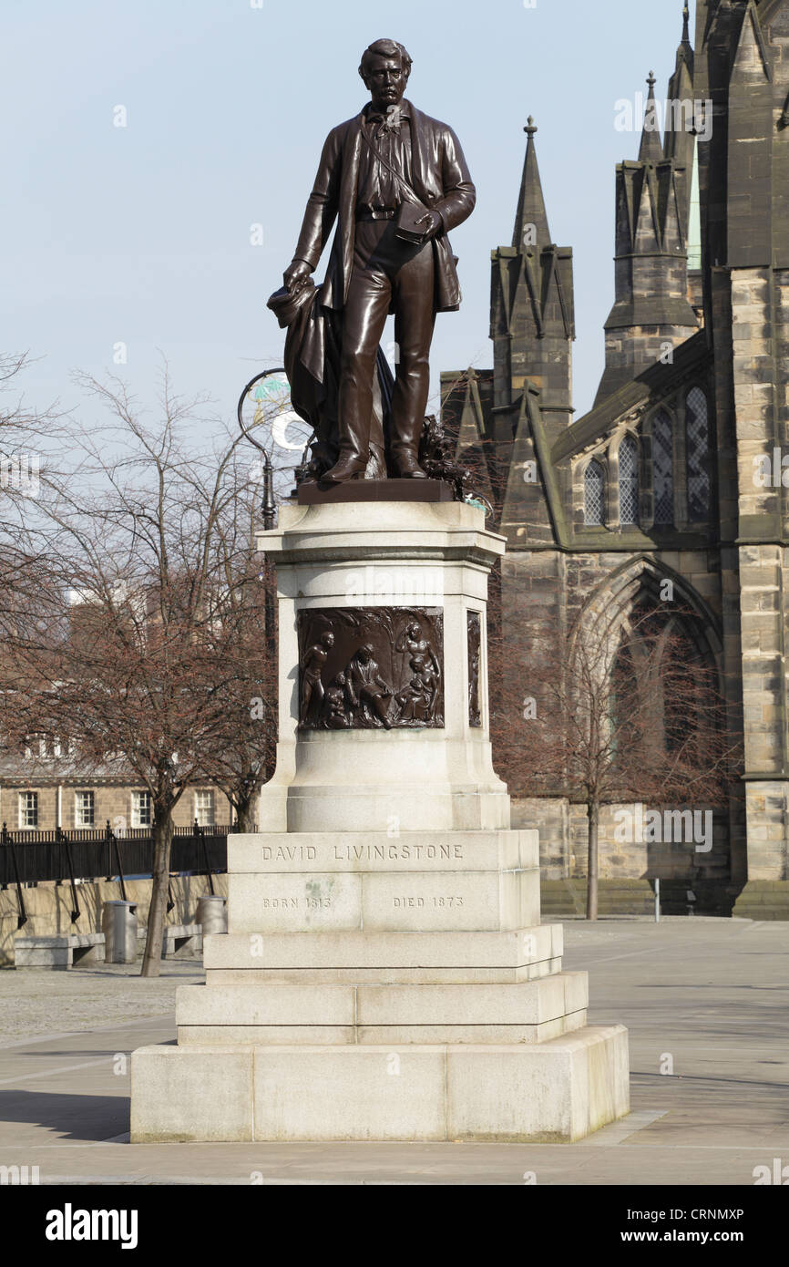 David Livingstone statue, missionnaire et explorateur, bronze par le sculpteur John G. Mossman, Cathedral Precinct, Glasgow, Écosse, Royaume-Uni Banque D'Images
