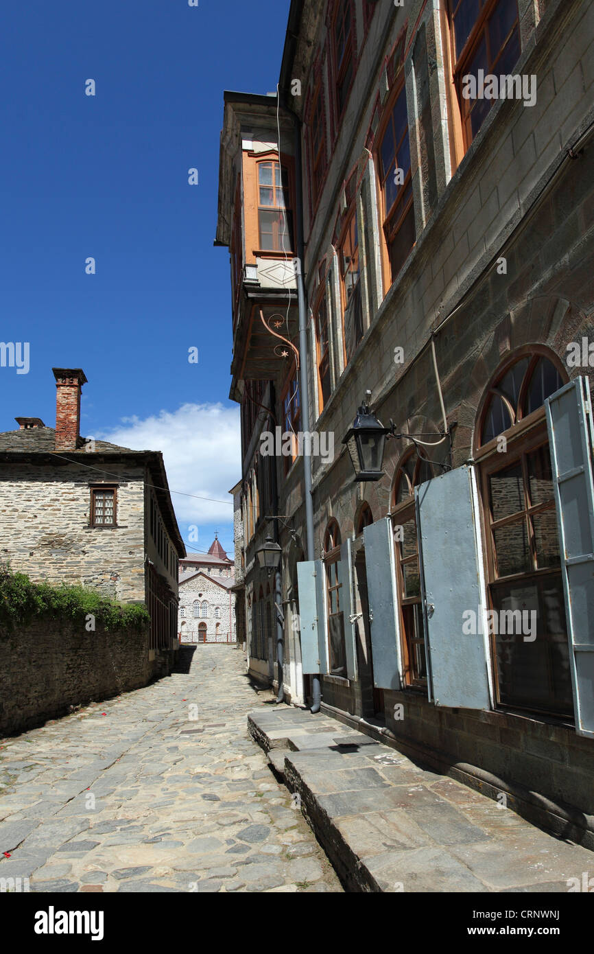 Courir vers les bâtiments d'église de l'Protaton dans Karyes au Mont Athos, en Grèce. Banque D'Images