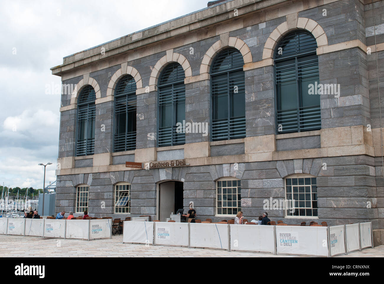 Coin salon extérieur à la River Cottage à la cantine le roi William Yard dans Plymouth Banque D'Images