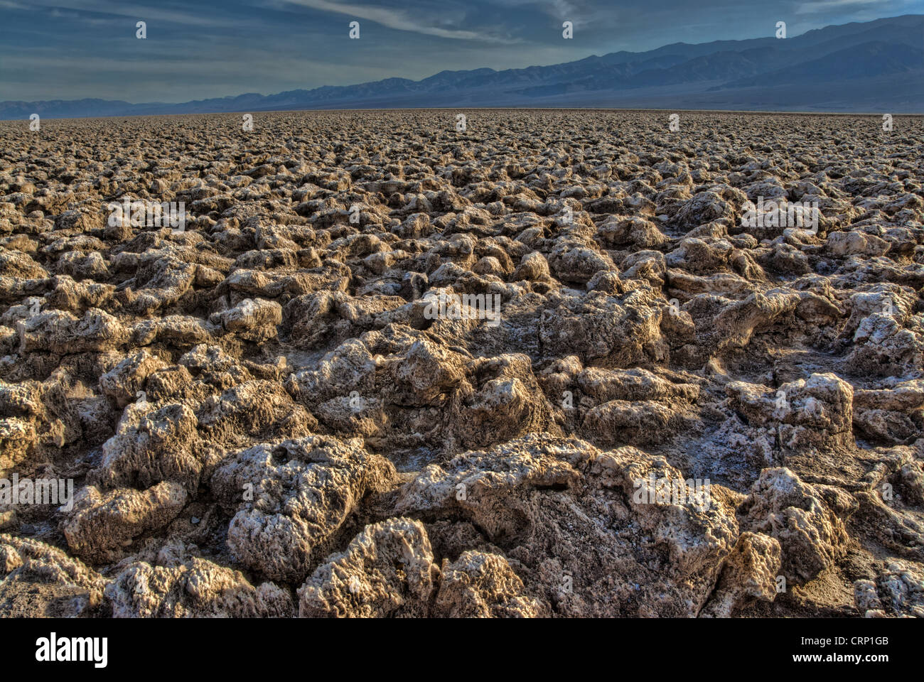 Croûte de sel halite formations de cristaux sur saltpan, Devil's Golf Course, vallée de la mort N.P., désert de Mojave, Californie, U.S.A., Banque D'Images