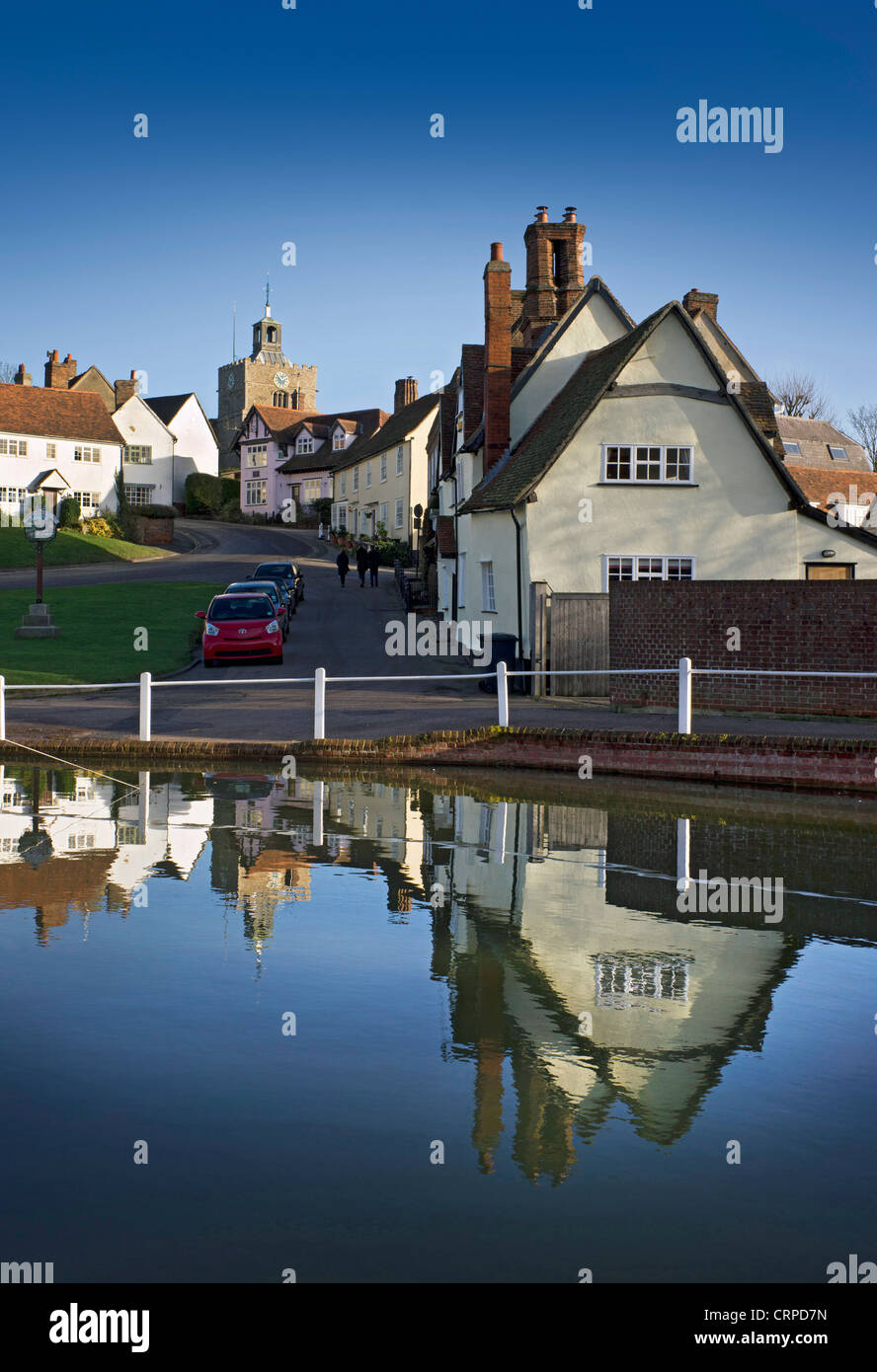 Vue depuis l'étang de la chaussée dans le joli village de Finchingfield décrit comme "le village le plus photographié en Angleterre Banque D'Images