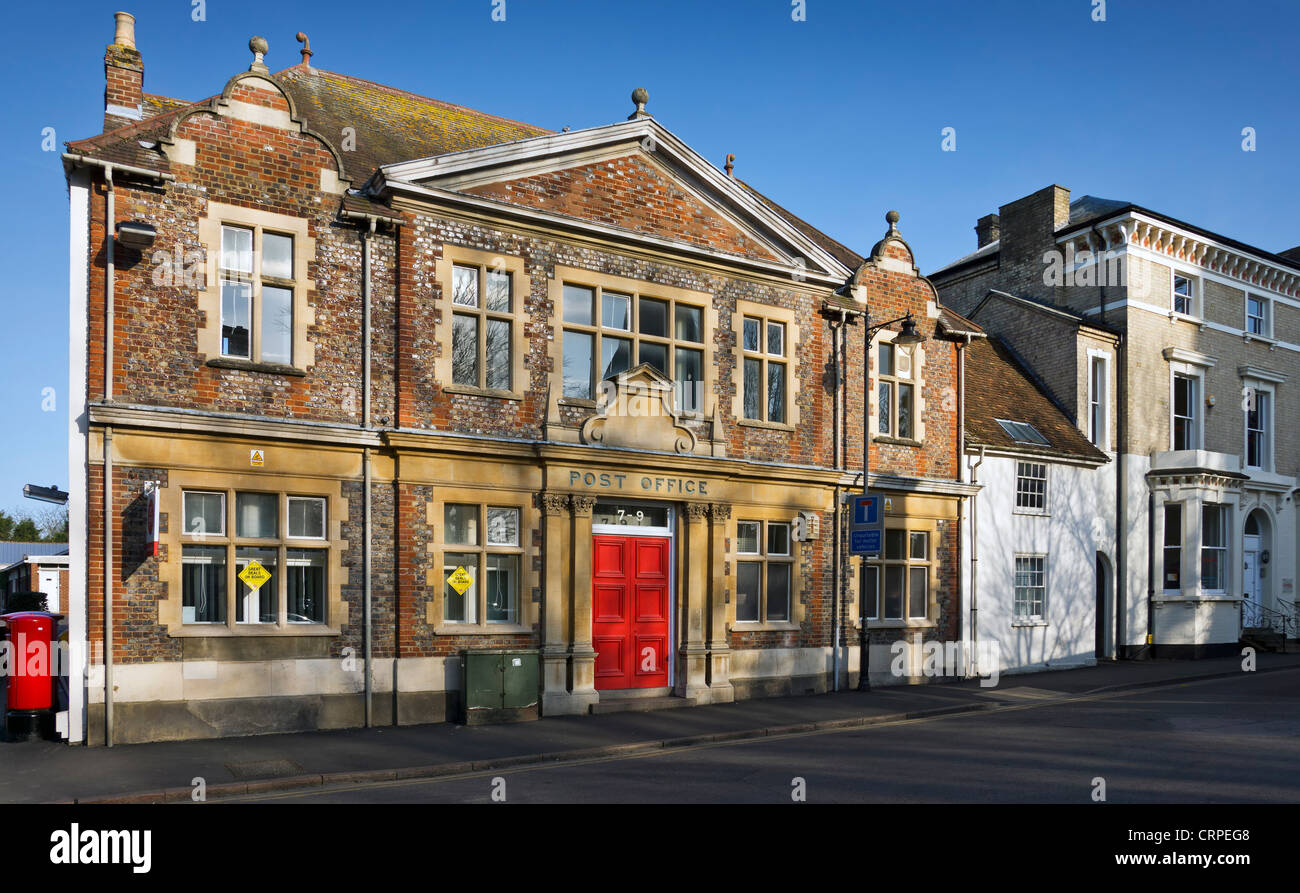 Leighton Buzzard, bureau de poste ouvert en 1887 en place de l'Église. Banque D'Images