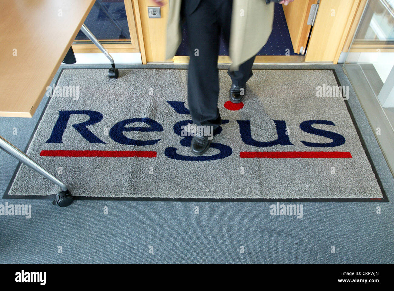 Paillasson en face d'un centre d'affaires Regus Banque D'Images