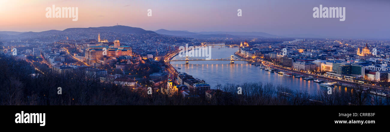 Nuit panorama Budapest, Hongrie Banque D'Images