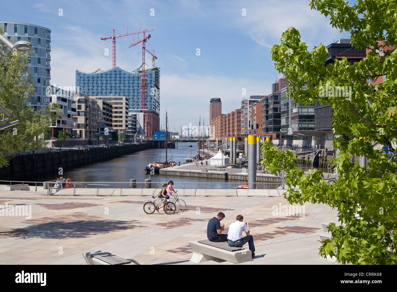 Am Sandtorkai (arrière droit), Magellan terrasses (avant) et de l'Elbe Philharmonic Hall (arrière gauche), Harbour City, Hambourg, Allemagne Banque D'Images