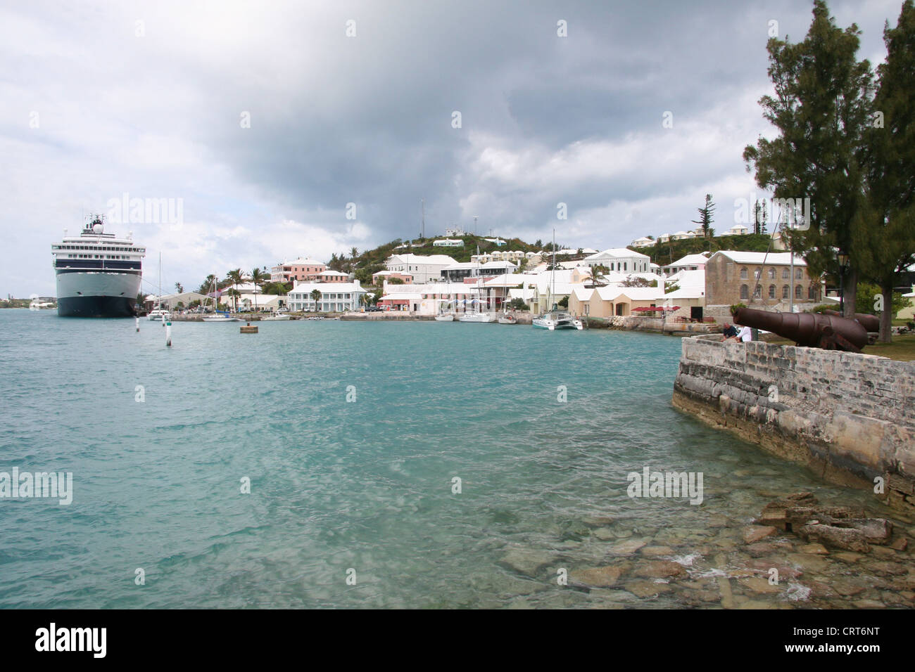 Celebrity Millennium bateau de croisière amarré dans le port de St George, Bermudes Banque D'Images