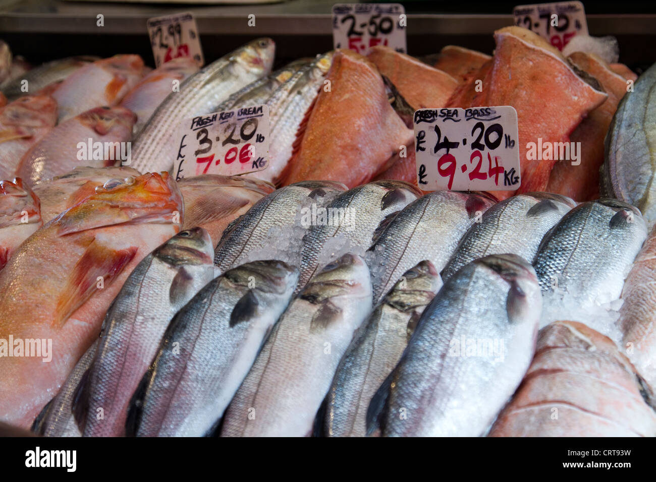 Comptoir de poissons à Brixton Village, marché de Brixton Banque D'Images