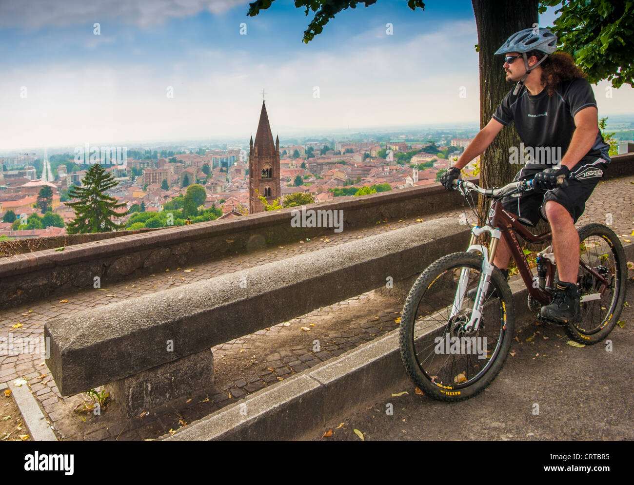 Europe Italie Piémont Province de Turin Rivoili le château à vélo Banque D'Images