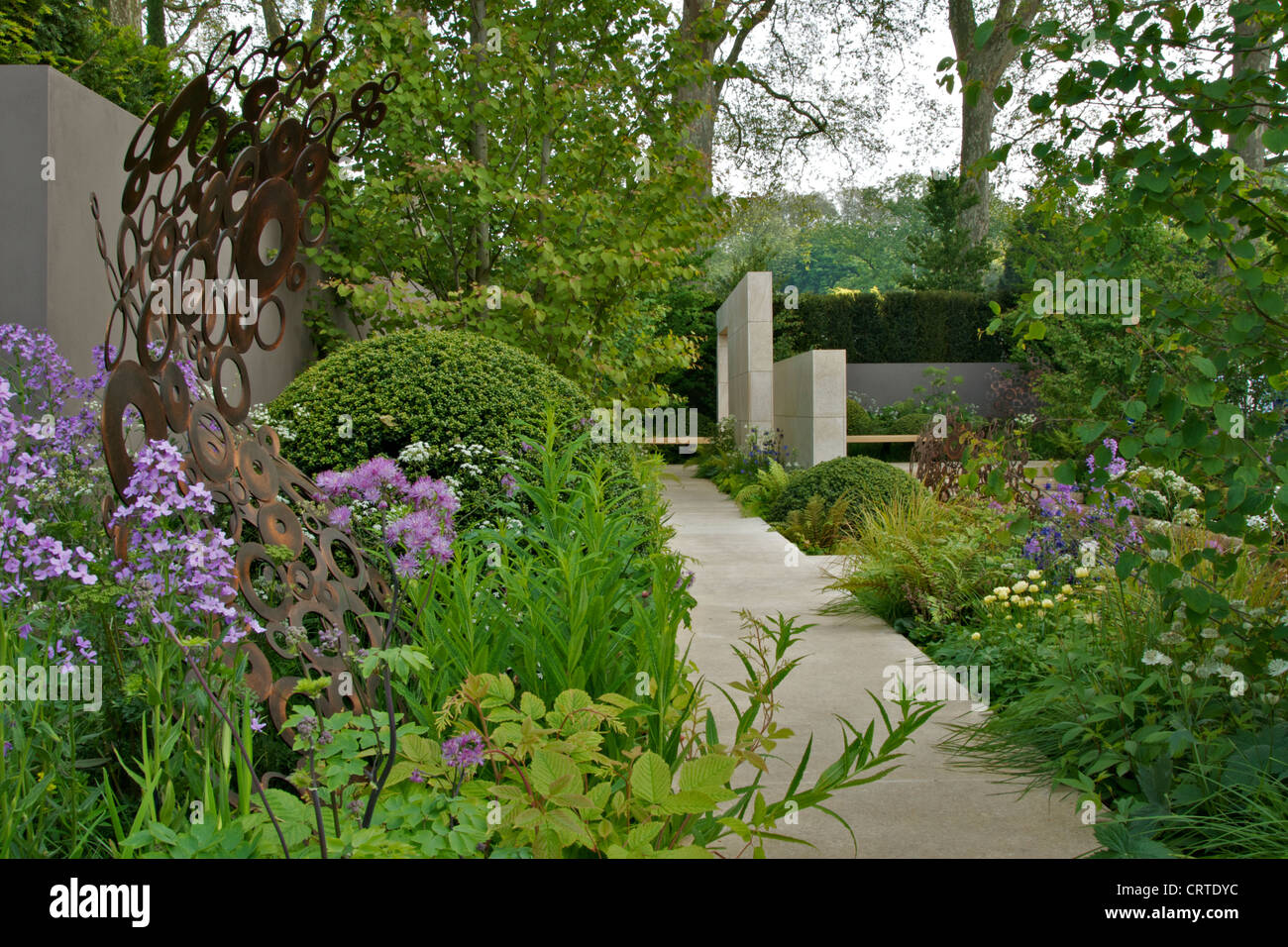 Le M&G Jardin de RHS Chelsea Flower Show 2012 conçu par Andy Sturgeon et décerné une médaille d'or. Banque D'Images