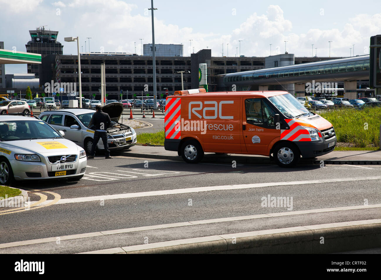 Assistance routière RAC à ventilées voiture à l'aéroport de Manchester UK véhicule orange emblématique Banque D'Images