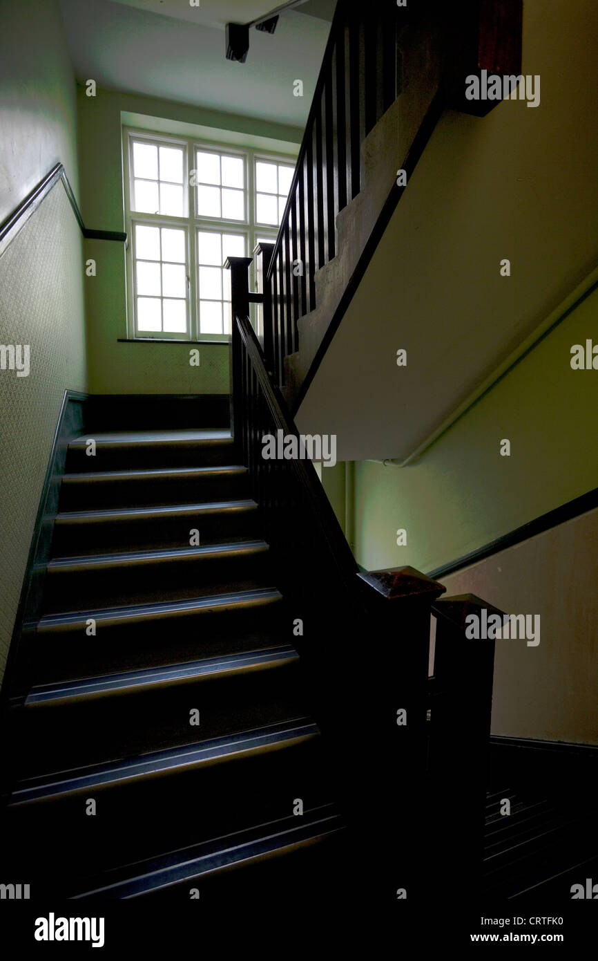 Escalier en bois intérieur, Holly lodge mansions, Highgate, Londres, Angleterre, Royaume-Uni Banque D'Images