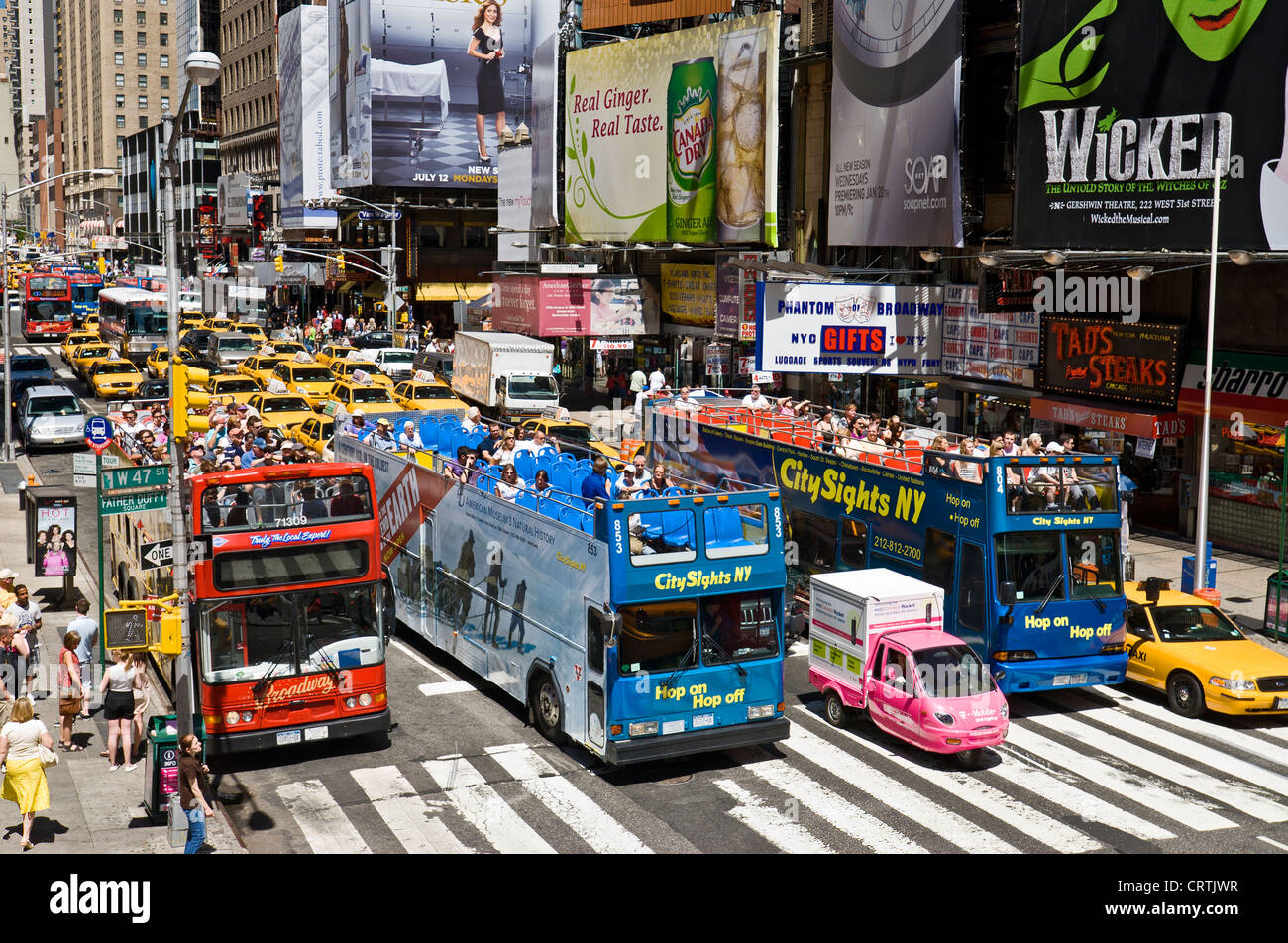 Bus touristique, Seventh Avenue, Times Square, New York. Banque D'Images