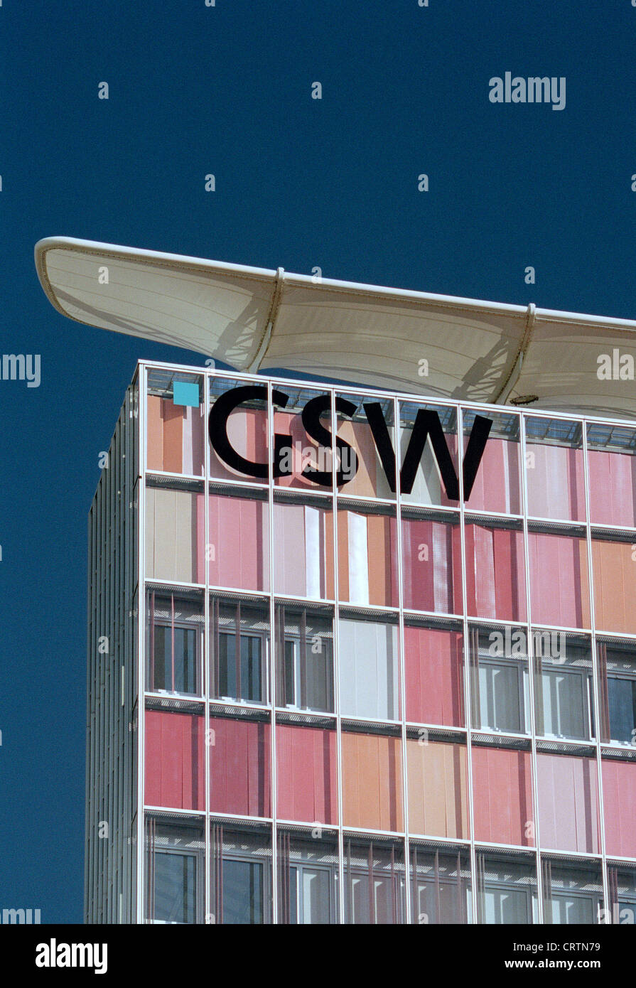 La tour du siège dans la GSW avec le logo de l'entreprise Banque D'Images