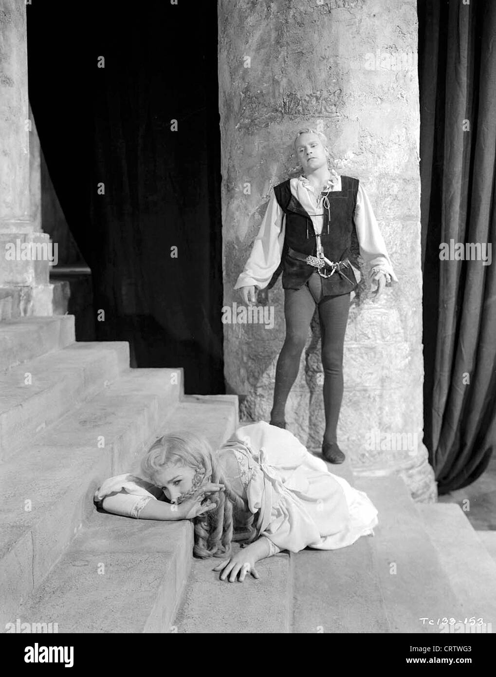 HAMLET (1948) JEAN SIMMONS, Laurence Olivier, Laurence Olivier (DIR) 016 COLLECTION MOVIESTORE LTD Banque D'Images