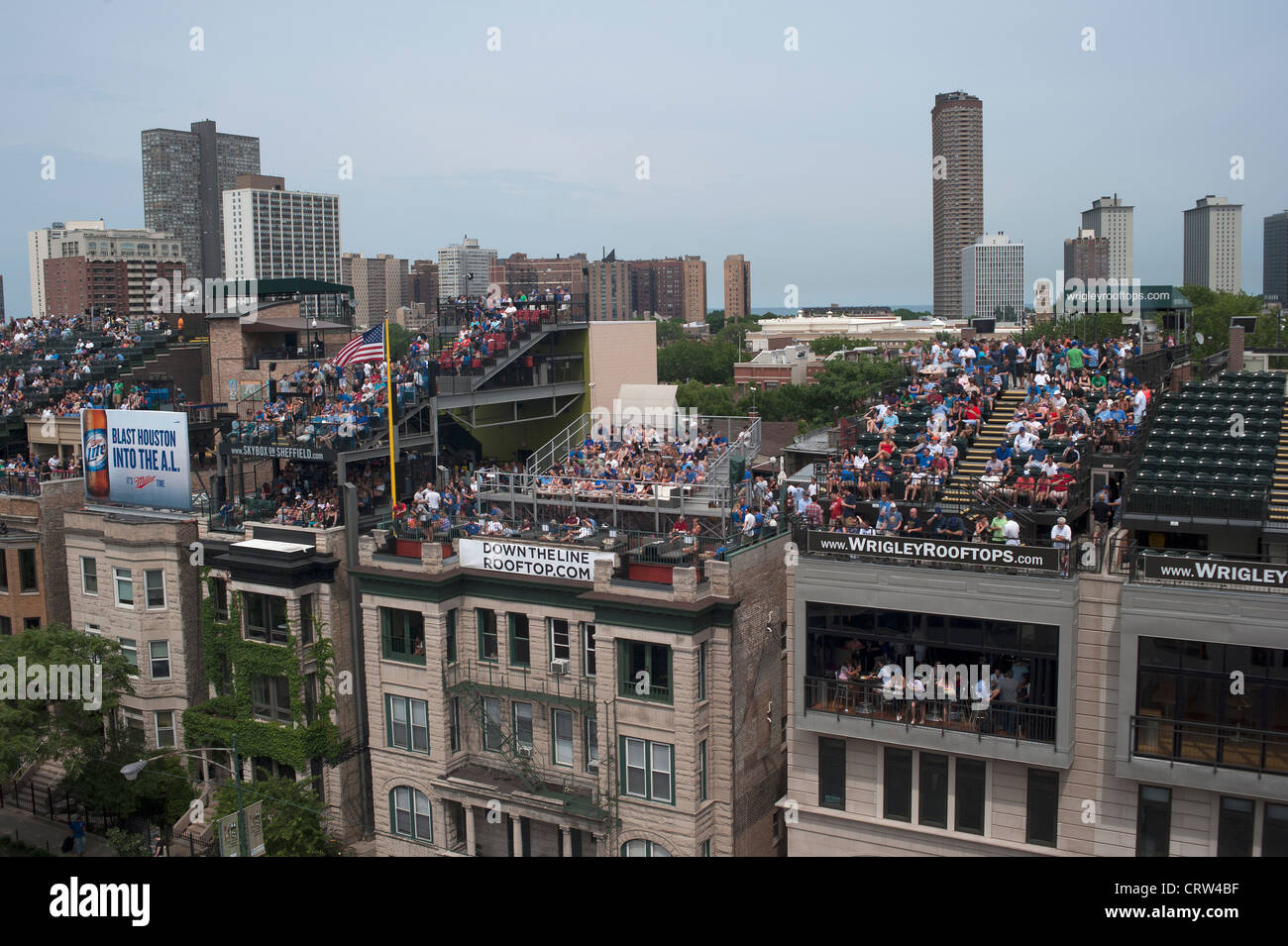 Le toit des Cubs de Chicago de la visualisation de baseball à Wrigley Field, Chicago, Illinois, États-Unis Banque D'Images