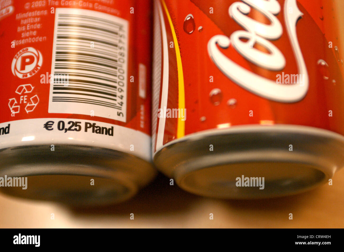 Poubelles pour Coca Cola Photo Stock - Alamy
