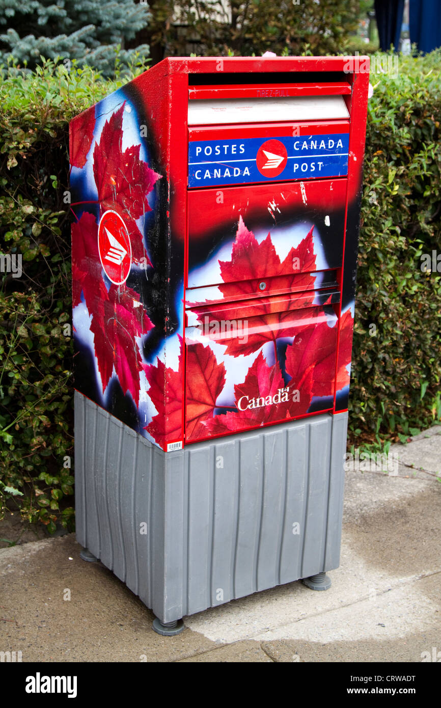 Post box pour le service postal canadien à Montréal, Québec Banque D'Images