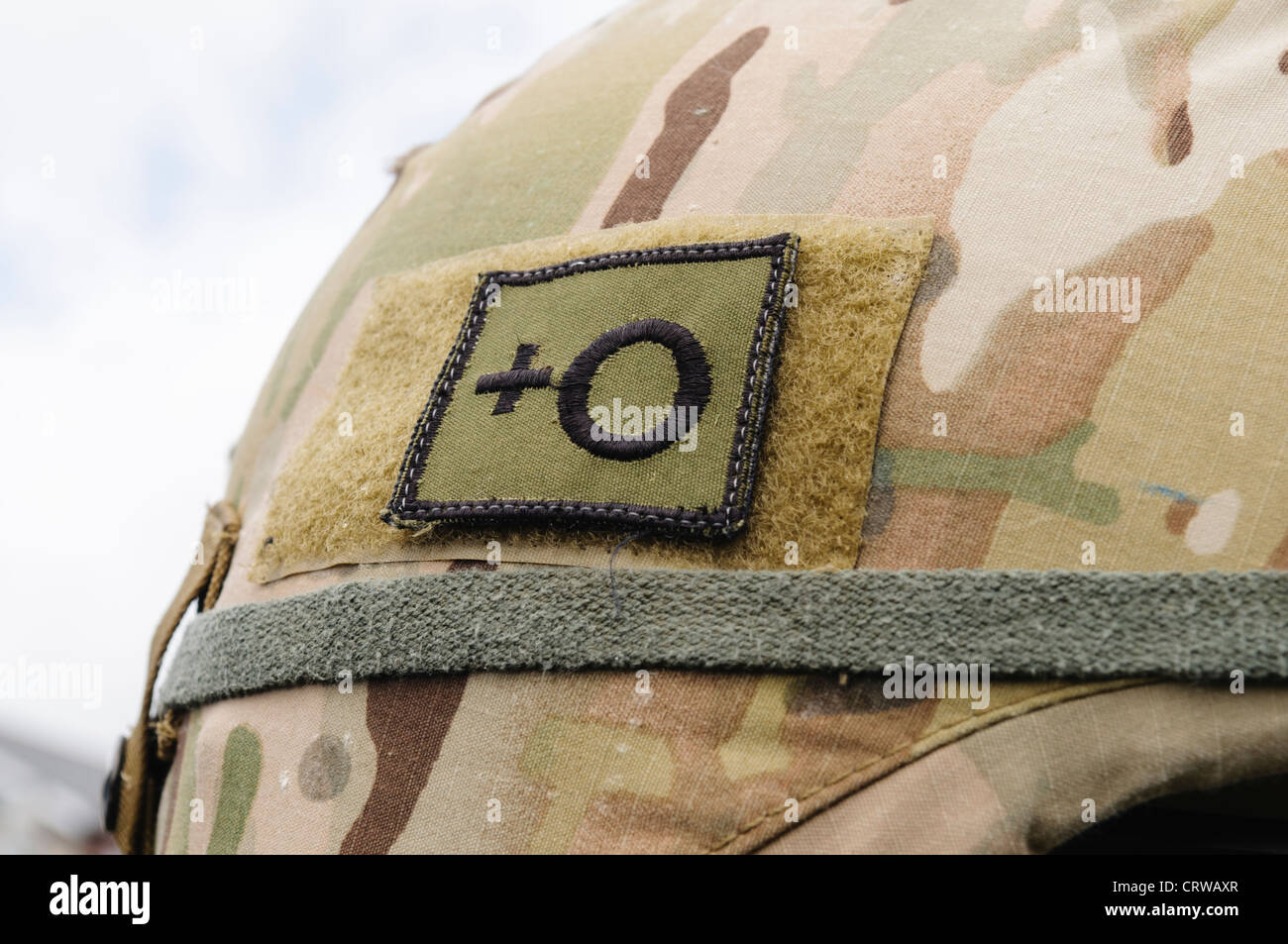 Indicateur de groupe sanguin sur un patch casque de soldat Banque D'Images