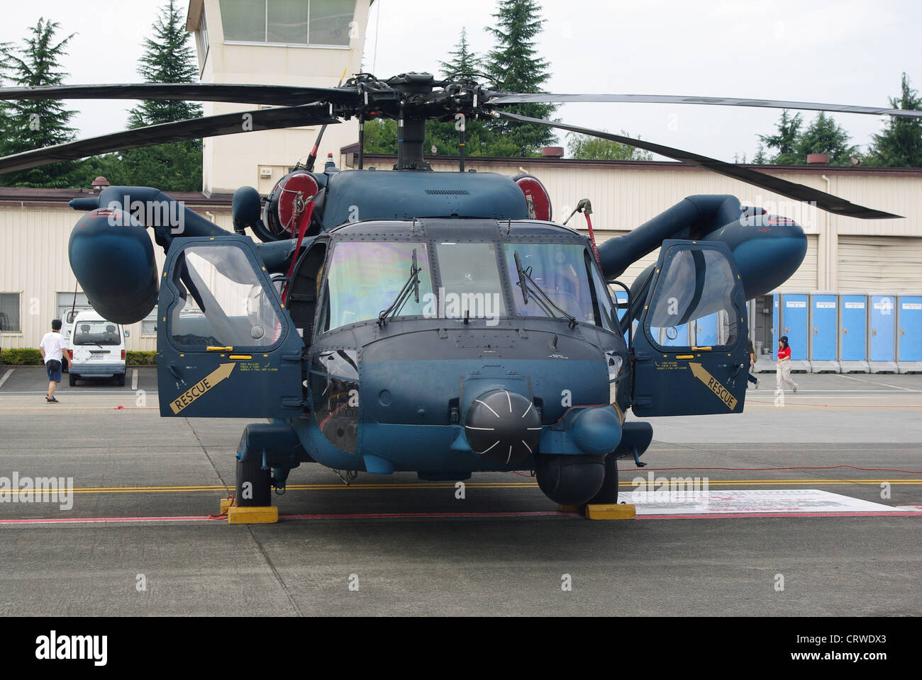 JASDF hélicoptère UH-60J.à Yokota USAF AFB, Japon. Banque D'Images