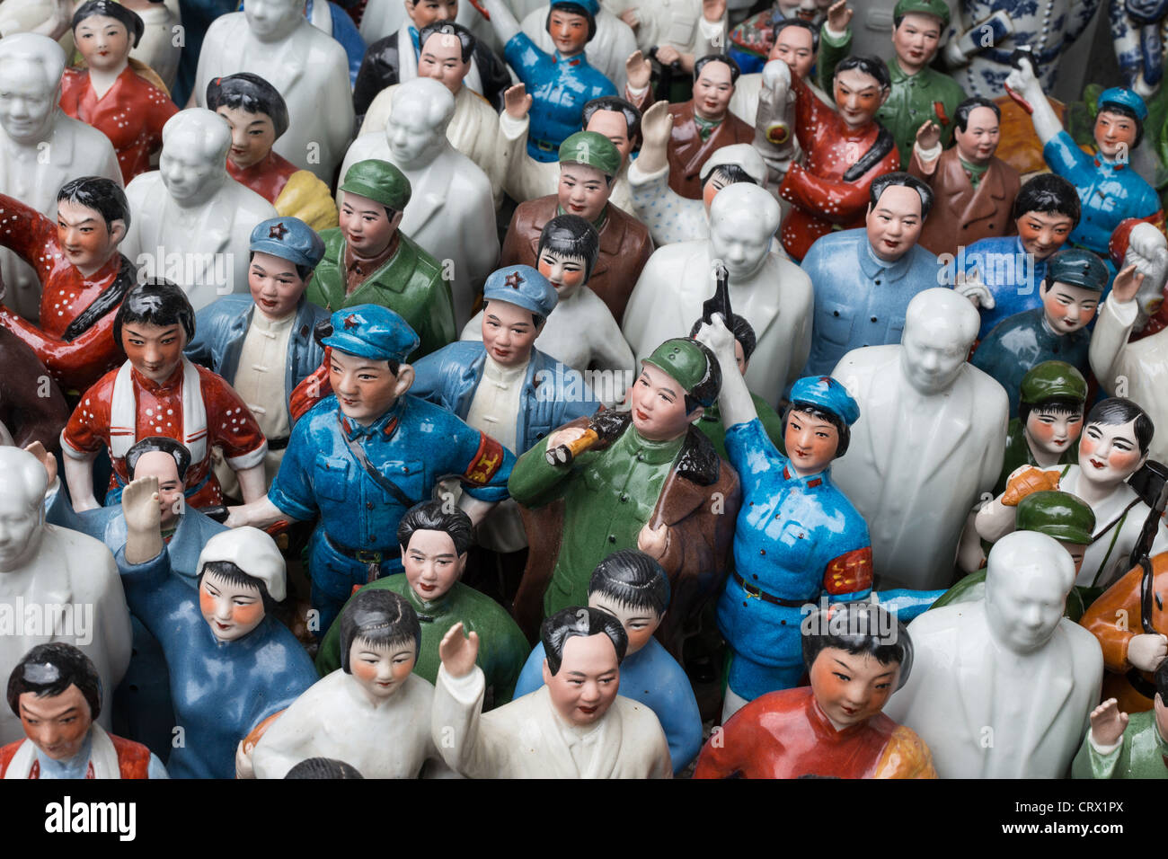 Le président Mao encadrés sur la vente au marché d'antiquités de Dongtai Road Shanghai, Chine. Banque D'Images