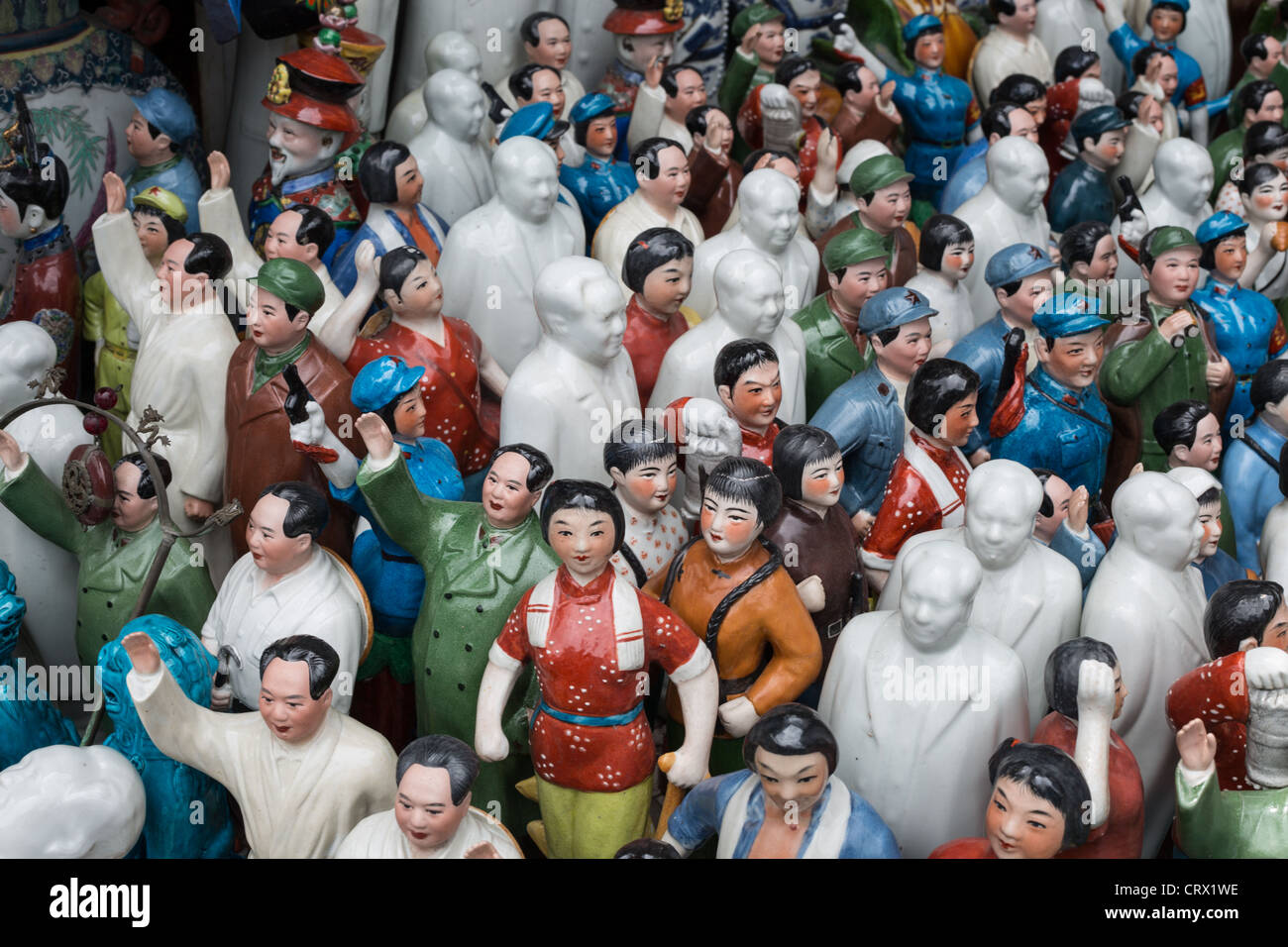Le président Mao encadrés sur la vente au marché d'antiquités de Dongtai Road Shanghai, Chine. Banque D'Images