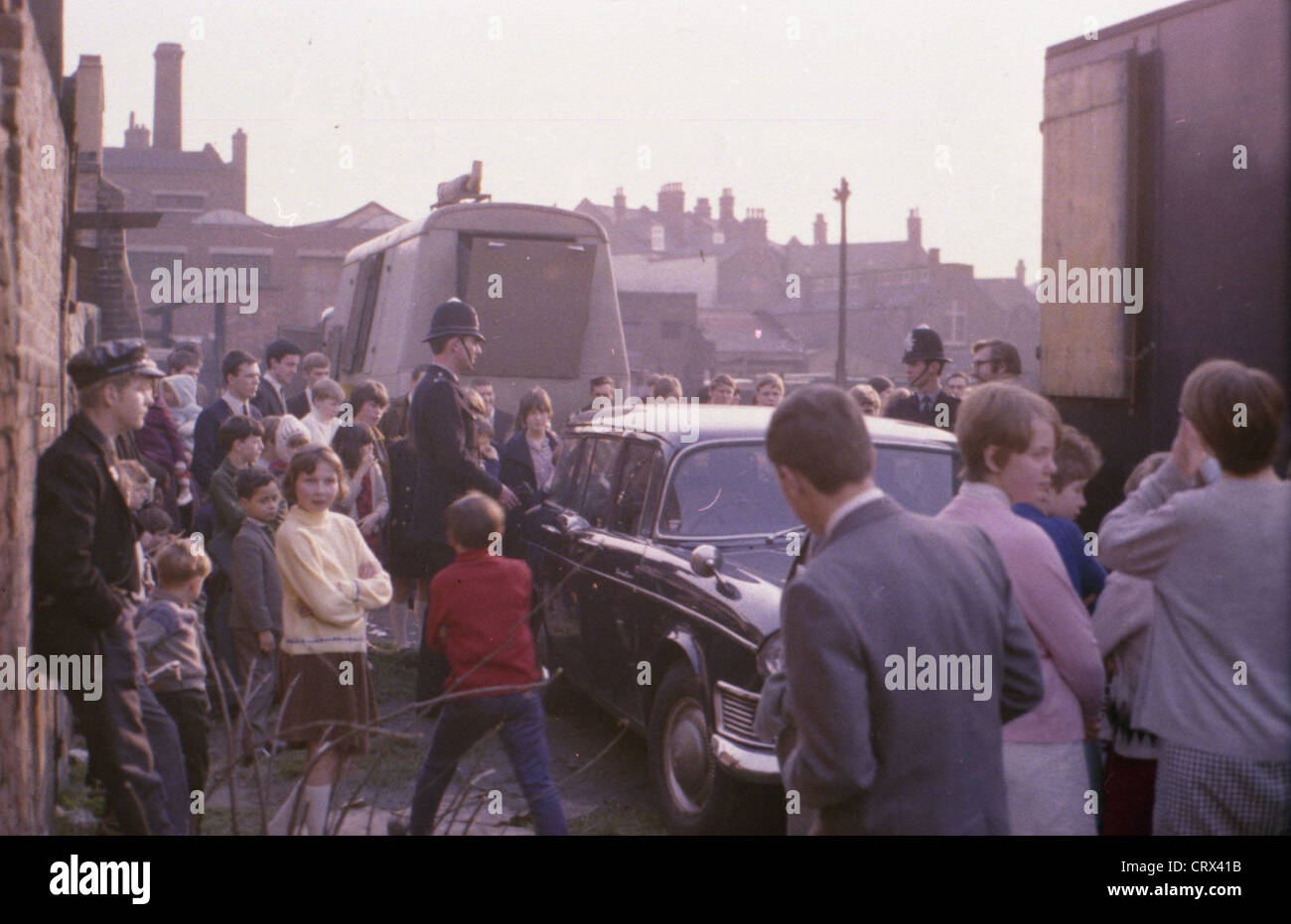 003574 - Les Beatles arrivant pour filmer à Knole Park à Sevenoaks le 7 février 1967 Banque D'Images